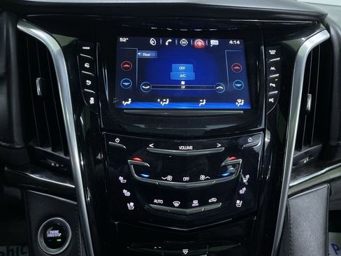 Used 2020 Cadillac Escalade Platinum image 23