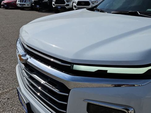 Used 2024 Chevrolet Traverse LT FWD image 17