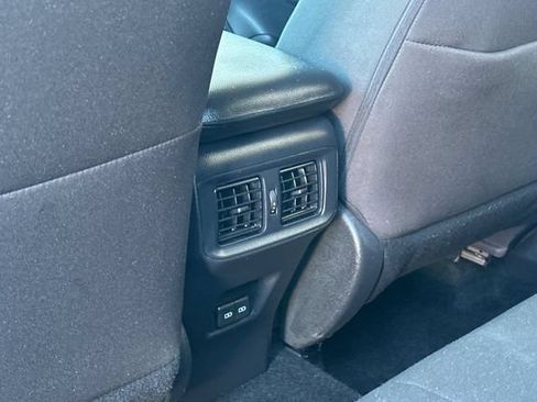 Used 2025 Toyota RAV4 XLE AWD/4WD image 14