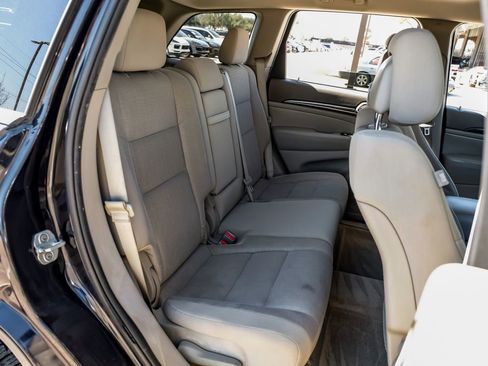 Used 2011 Jeep Grand Cherokee Laredo w/ Security & Convenience Group image 28