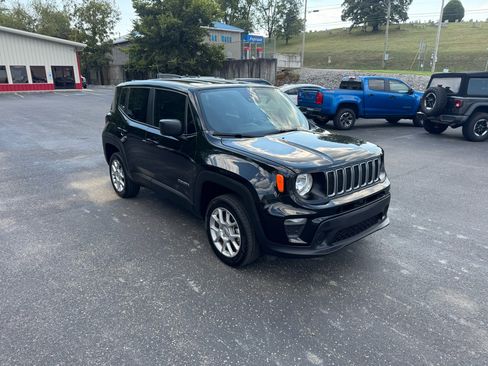 Used 2023 Jeep Renegade Latitude image 7