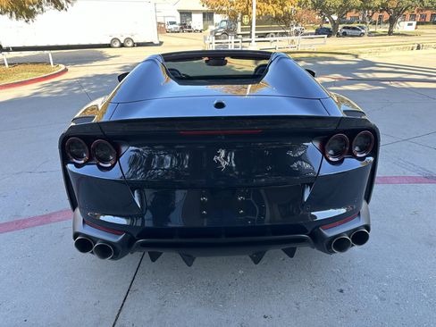 Used 2021 Ferrari 812 GTS image 5