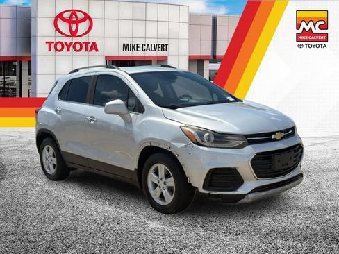 Used 2019 Chevrolet Trax LT w/ LT Convenience Package FWD image 7