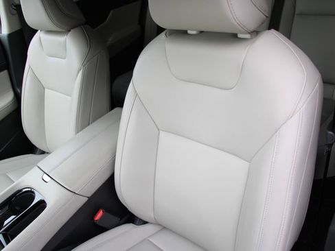 Certified 2025 Nissan Murano SV image 6