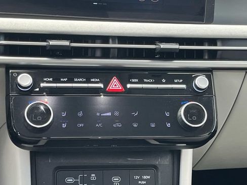 Used 2025 Hyundai Tucson Limited FWD image 17