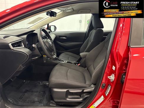 Used 2021 Toyota Corolla LE FWD image 11