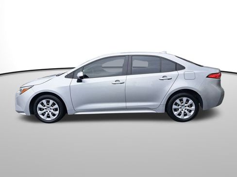 Used 2023 Toyota Corolla LE image 2