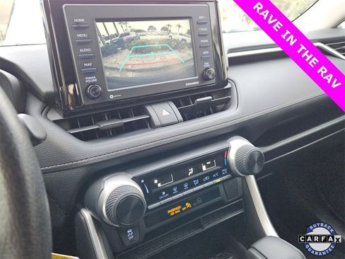 Used 2021 Toyota RAV4 LE image 16