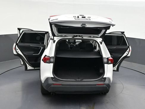 Used 2022 Toyota RAV4 LE FWD image 35