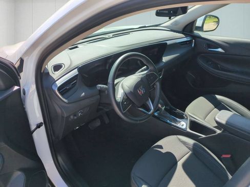 Used 2025 Buick Encore GX Preferred AWD/4WD image 11
