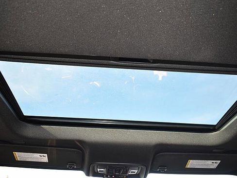 Used 2020 Chevrolet Silverado 1500 High Country w/ Technology Package image 19