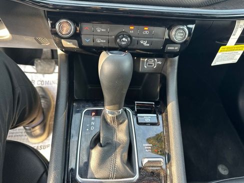 Used 2026 Jeep Compass Latitude AWD/4WD image 15