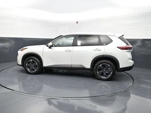 Used 2024 Nissan Rogue SV FWD image 5