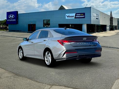 Certified 2025 Hyundai Elantra Sport image 5