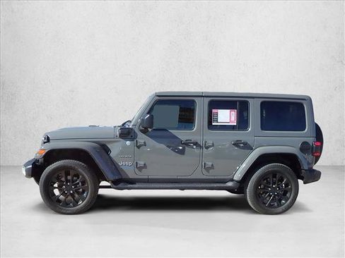 Used 2022 Jeep Wrangler Unlimited Sahara w/ Cold Weather Group AWD/4WD image 2