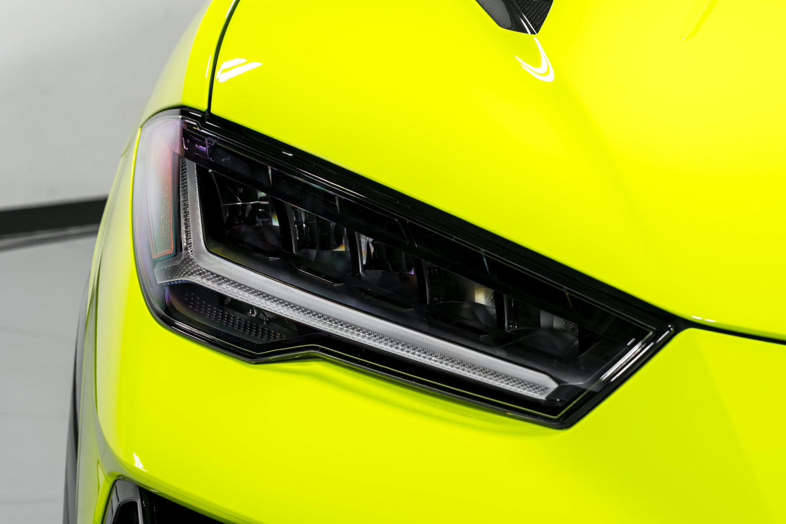 Used 2024 Lamborghini Urus Performante AWD/4WD image 49