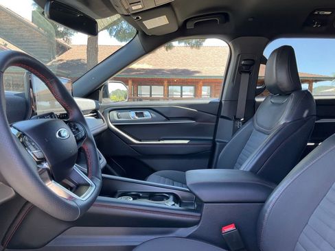 Used 2026 Ford Explorer ST-Line w/ ST-Line Street Pack image 39