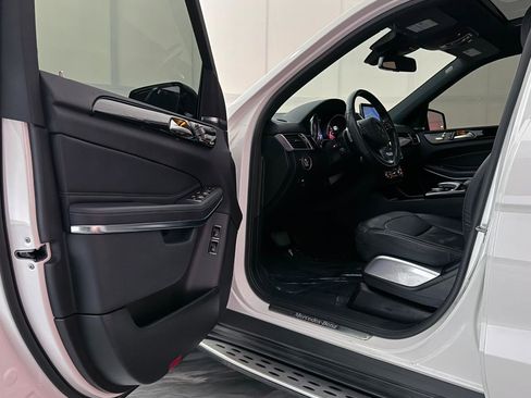 Used 2019 Mercedes-Benz GLS 550 4MATIC w/ Driver Assistance Package image 16
