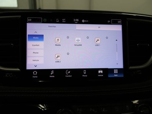Used 2023 Chrysler Pacifica Touring-L AWD/4WD image 58