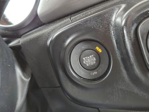 Used 2022 Jeep Wrangler Unlimited Sport image 19