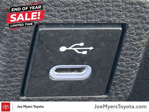 Used 2025 Toyota Corolla LE image 18