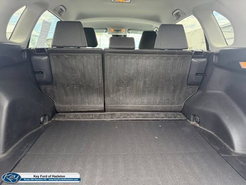 Used 2020 Toyota RAV4 XLE AWD/4WD image 28