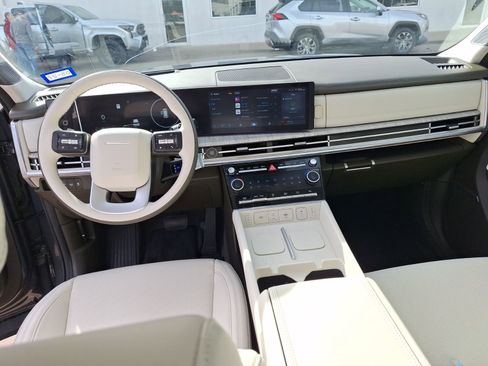 Used 2025 Hyundai Santa Fe Calligraphy image 18