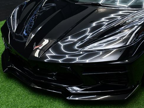 Used 2024 Chevrolet Corvette Stingray Preferred Cpe w/ Z51 Performance Package RWD image 5