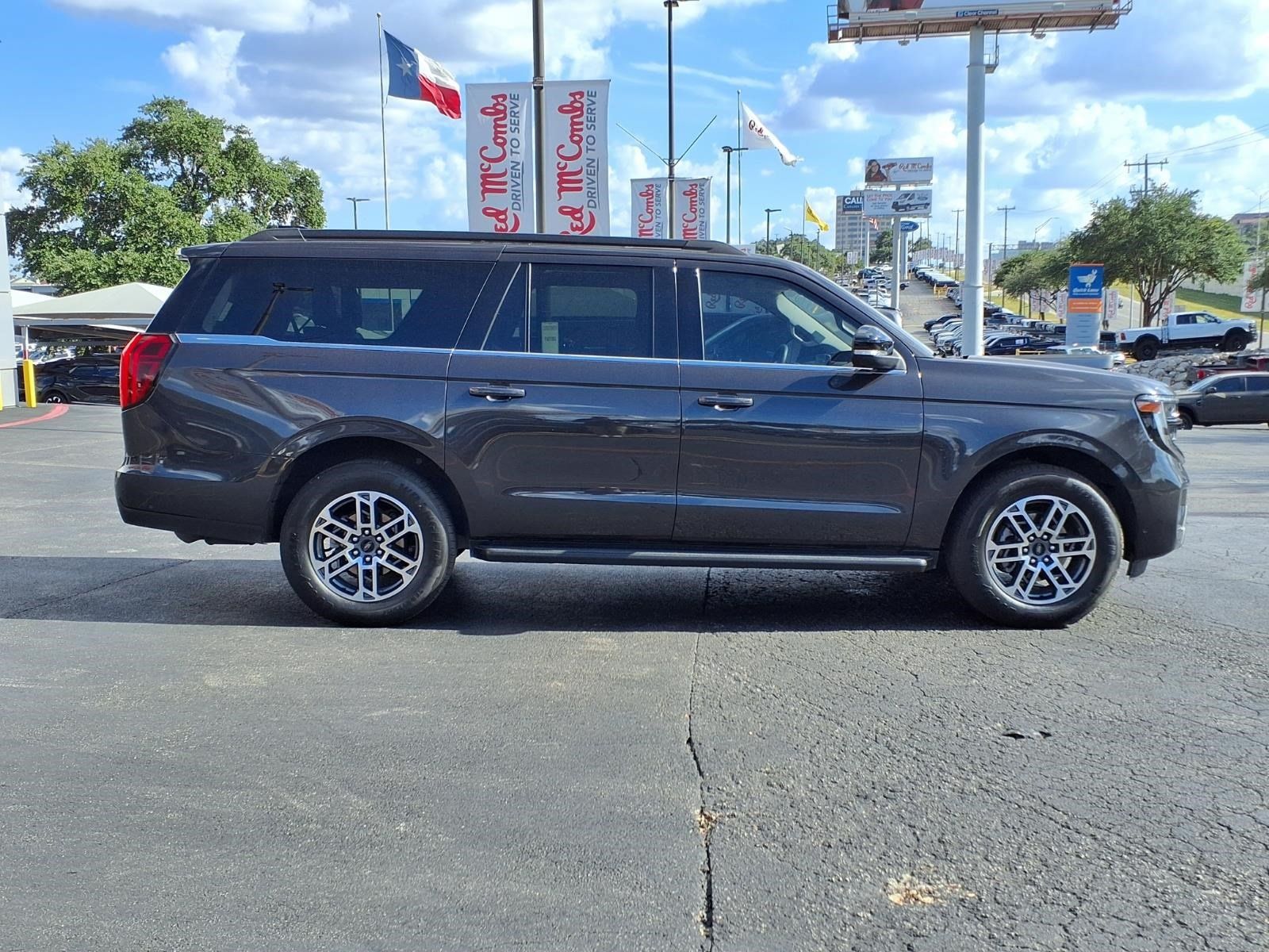 Used 2025 Ford Expedition Max Active RWD image 5
