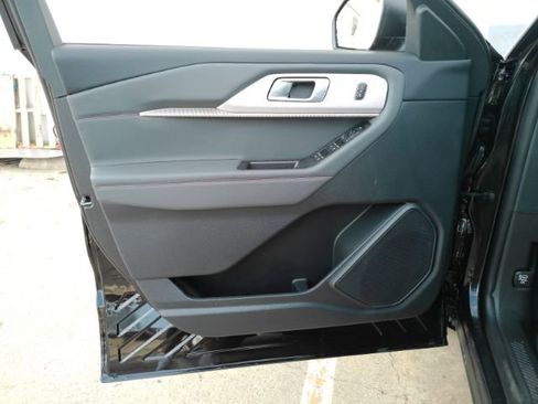 Used 2026 Ford Explorer Active image 11