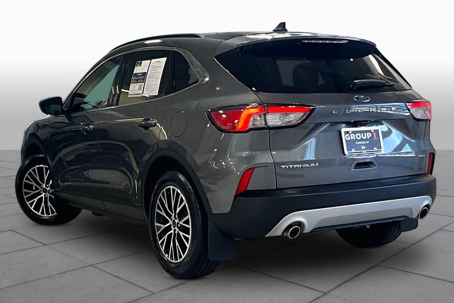 Used 2022 Ford Escape Titanium FWD image 12