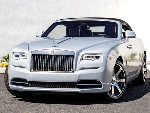 Used 2016 Rolls-Royce Dawn RWD image 30