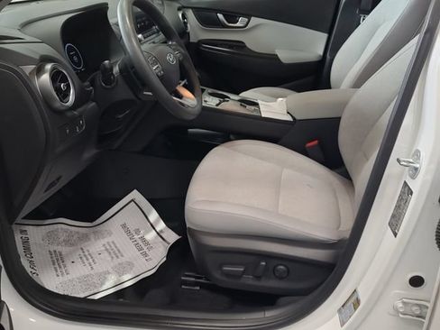 Used 2023 Hyundai Kona SE FWD image 7