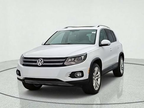 Used 2016 Volkswagen Tiguan SEL FWD image 2