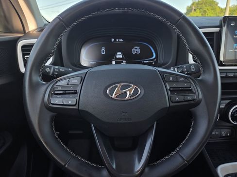 Certified 2024 Hyundai Venue Limited FWD image 22