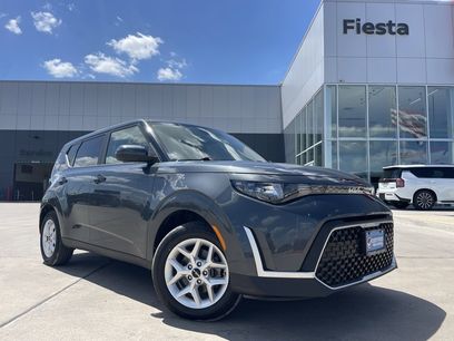 Used 2023 Kia Soul LX w/ LX Technology Package