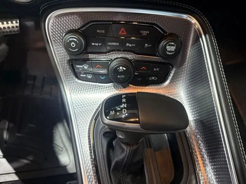 Used 2017 Dodge Challenger SRT Hellcat RWD image 13