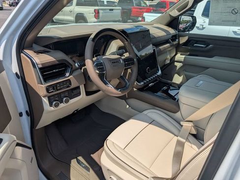 New 2026 GMC Yukon Denali w/ Denali Reserve Package AWD/4WD image 12