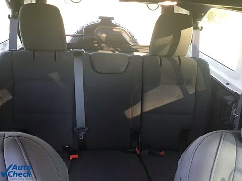 Used 2023 Jeep Wrangler Unlimited Rubicon image 17