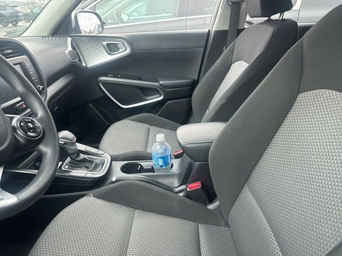 Used 2020 Kia Soul LX FWD image 12