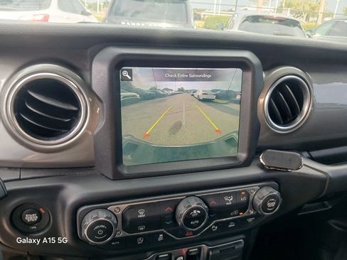 Used 2020 Jeep Gladiator Overland AWD/4WD image 31