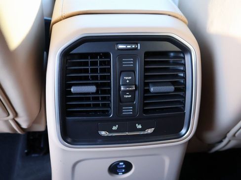 New 2026 Porsche Macan image 22