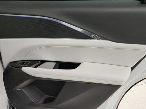 Used 2024 Cadillac Lyriq Sport RWD image 43