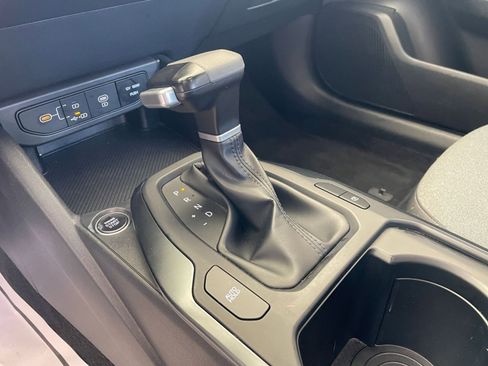 Used 2025 Kia K4 LXS image 42