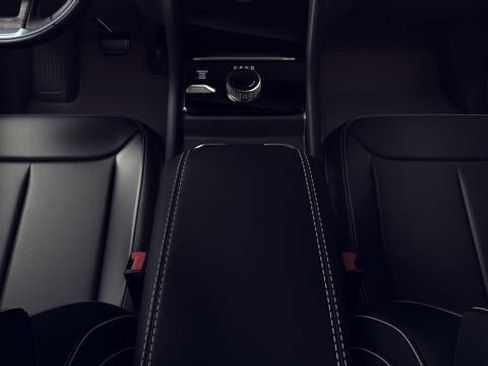 New 2026 Jeep Grand Cherokee L Limited AWD/4WD image 4
