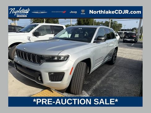 Used 2022 Jeep Grand Cherokee Overland AWD/4WD image 1