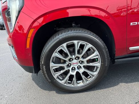 Used 2025 GMC Yukon XL Denali w/ Sun & Power Step Package AWD/4WD image 9