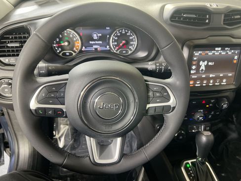 Used 2023 Jeep Renegade Altitude w/ Sun/Sound Group image 11