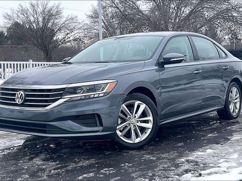 Used 2021 Volkswagen Passat 2.0T S image 2