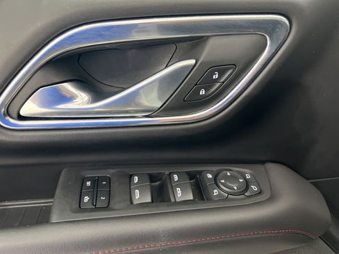 Used 2023 Chevrolet Suburban RST w/ Luxury Package image 23